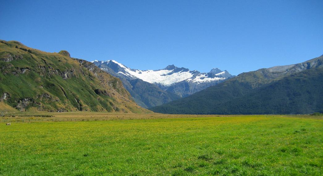 A fantastic view from scenic Mount Aspiring Road